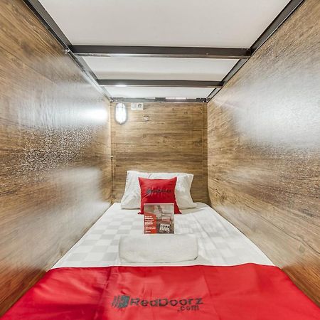 Reddoorz Hostel @ Feliz Noche Cengkareng Jakarta Exteriér fotografie
